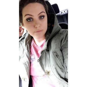 Meet your Posher, Andrea